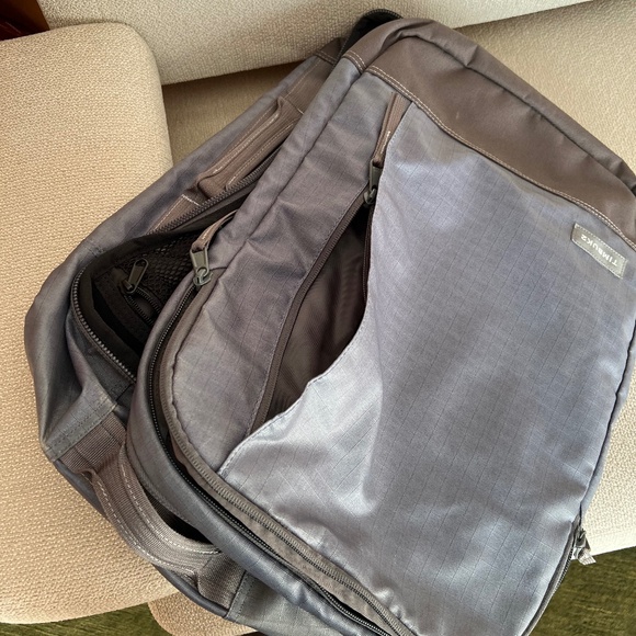 TIMBUK2 BACKPACK-LIKE NEW - Picture 6 of 7